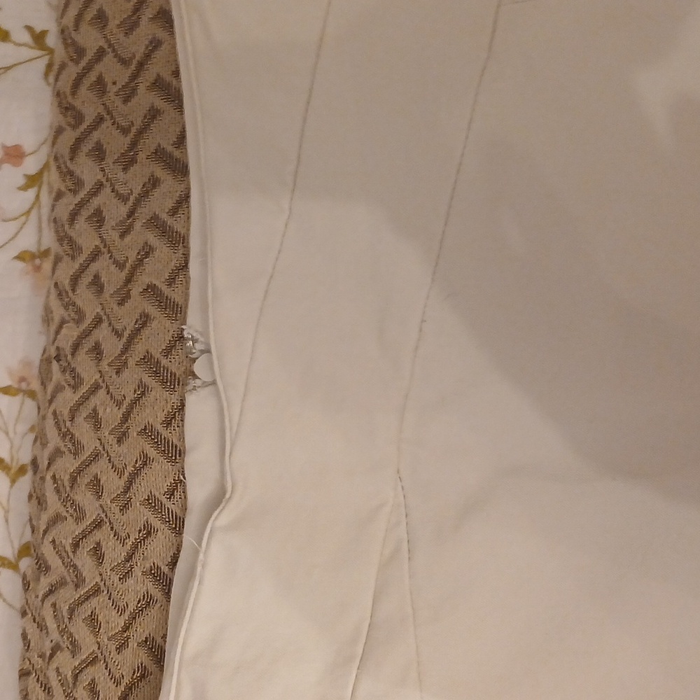 Banana Republic Ecru Pencil Skirt - Picture 3 of 5